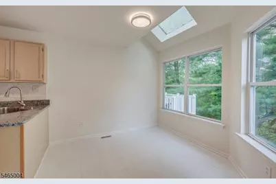 99 Castle Pointe Blvd, Piscataway Township, NJ 08854 - Photo 12