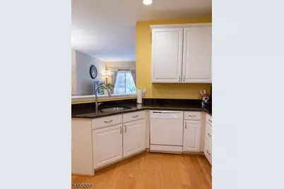 80-107 Ridgewood Rd #107, Washington Township, NJ 07676 - Photo 10