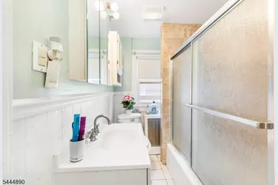 312 E 1st Ave, Roselle, NJ 07203 - Photo 14