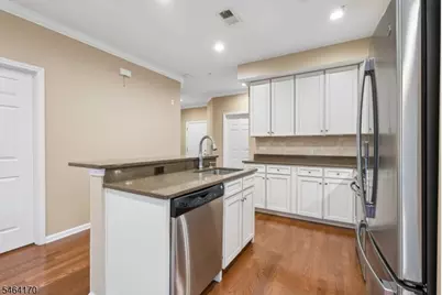 17 Lara Pl, Warren Township, NJ 07059 - Photo 10