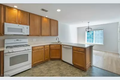 203 Riveredge Dr, Chatham Township, NJ 07928 - Photo 12