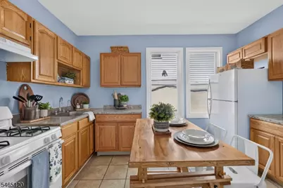17 Wolcott Ter, Newark, NJ 07112 - Photo 6