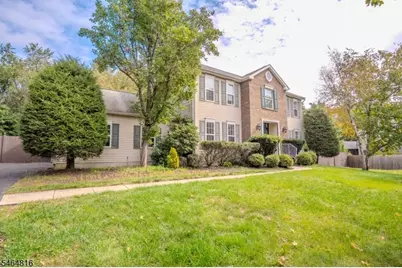 6 Fountain Dr, Franklin Township, NJ 08873 - Photo 2
