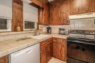 97 Sterling Dr, Woodbridge Township, NJ 07067 - Photo 12