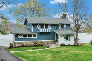 66 Maple Pkwy, Sparta Township, NJ 07871 - Photo 2