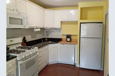 6 Lake Ave #3b, East Brunswick Township, NJ 08816 - Photo 2