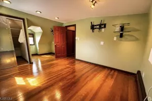 576 Uncas Ave, Roselle, NJ 07203 - Photo 8