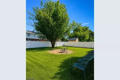 576 Uncas Ave, Roselle, NJ 07203 - Photo 12