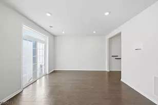 1424 Hudson Cir, Highland Park, NJ 08904 - Photo 4