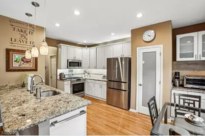 16 Langdale Rd, Wayne Twp., NJ 07470 - Photo 10