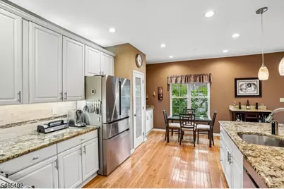 16 Langdale Rd, Wayne Twp., NJ 07470 - Photo 12