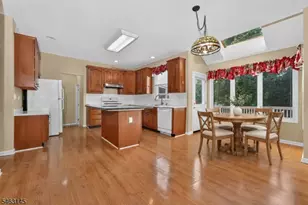 7 Stark Ct, Raritan Township, NJ 08551 - Photo 10