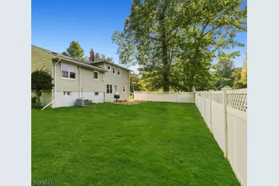 10 Aldom Cir, West Caldwell, NJ 07006 - Photo 14