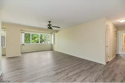 132 Indian Hollow Ct #132, Mahwah, NJ 07430 - Photo 6