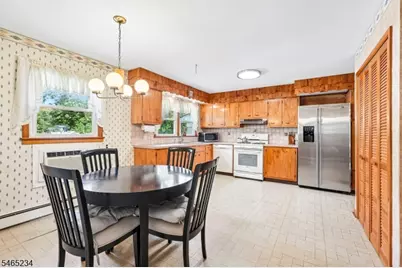 201 Kiwanis Dr, Wayne, NJ 07470 - Photo 6