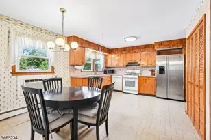 201 Kiwanis Dr, Wayne, NJ 07470 - Photo 6