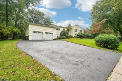 201 Kiwanis Dr, Wayne, NJ 07470 - Photo 2