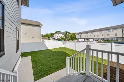 1123 Thompson Ave, Roselle, NJ 07203 - Photo 28