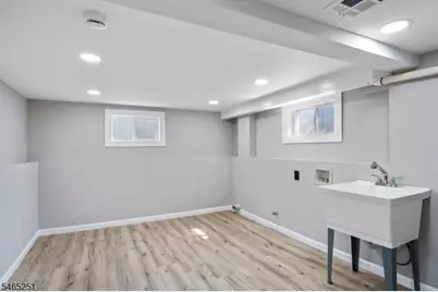 1123 Thompson Ave, Roselle, NJ 07203 - Photo 18