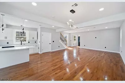 1123 Thompson Ave, Roselle, NJ 07203 - Photo 8