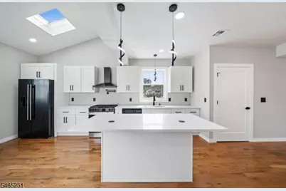 1123 Thompson Ave, Roselle, NJ 07203 - Photo 10