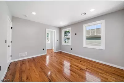 1123 Thompson Ave, Roselle, NJ 07203 - Photo 26