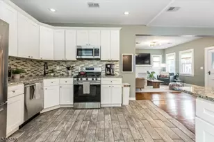 25 Davey St, Bloomfield, NJ 07003 - Photo 14