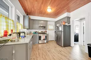 42 N Willow St, Montclair, NJ 07042 - Photo 22