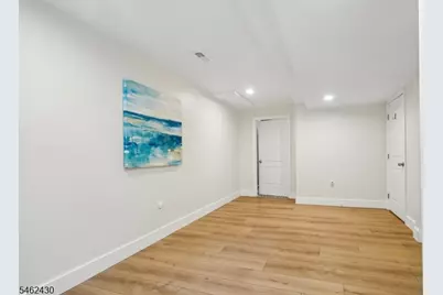14 Eagle Dr, Raritan Township, NJ 08551 - Photo 32