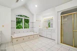 14 Eagle Dr, Raritan Township, NJ 08551 - Photo 18