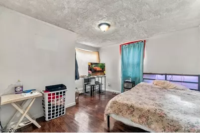 72 N Munn Ave, East Orange, NJ 07017 - Photo 16