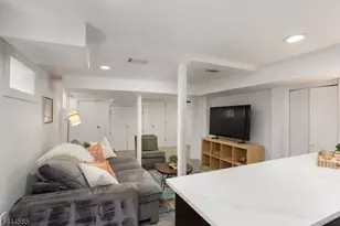 8 Franklin Pl, Montclair Twp., NJ 07042 - Photo 30