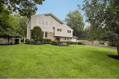 38 Billingsley Dr, Livingston, NJ 07039 - Photo 2