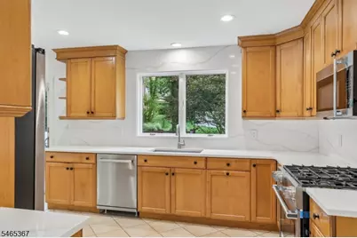38 Billingsley Dr, Livingston, NJ 07039 - Photo 14