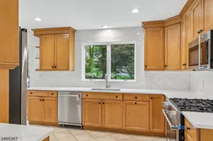 38 Billingsley Dr, Livingston, NJ 07039 - Photo 14