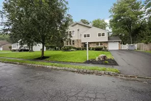 38 Billingsley Dr, Livingston, NJ 07039 - Photo 8