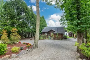 207 Bearfort Rd, West Milford, NJ 07480 - Photo 2