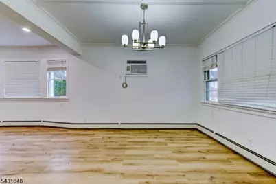 40 Grove St, Elmwood Park, NJ 07407 - Photo 10