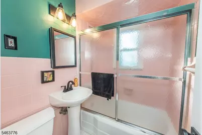 126 Hillman Dr, Elmwood Park, NJ 07407 - Photo 16