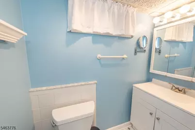 126 Hillman Dr, Elmwood Park, NJ 07407 - Photo 32