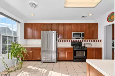 2 Clearbrook Ln, Raritan Township, NJ 08822 - Photo 8