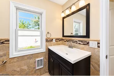 31 Blakely Pl, Garfield, NJ 07026 - Photo 22