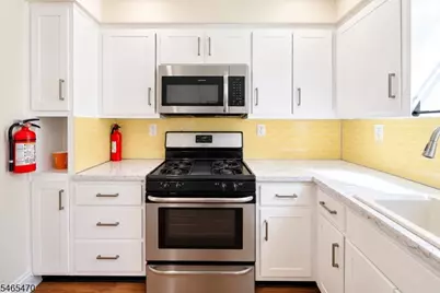 31 Blakely Pl, Garfield, NJ 07026 - Photo 8