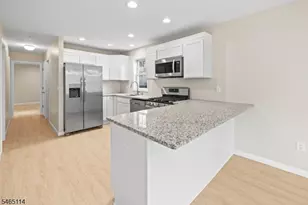 26 N Burnett St, East Orange, NJ 07017 - Photo 6