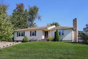 1 Longfellow Ln, Clark Township, NJ 07066 - Photo 2