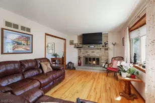 1 Longfellow Ln, Clark Township, NJ 07066 - Photo 6