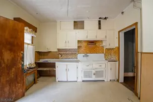 233 N Park St, East Orange, NJ 07017 - Photo 14