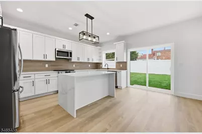 807 Dennis Pl, Linden, NJ 07036 - Photo 14