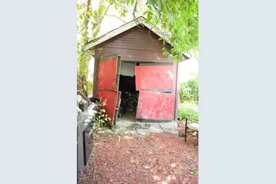 131 N 19th St, East Orange, NJ 07017 - Photo 14