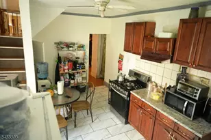 131 N 19th St, East Orange, NJ 07017 - Photo 6